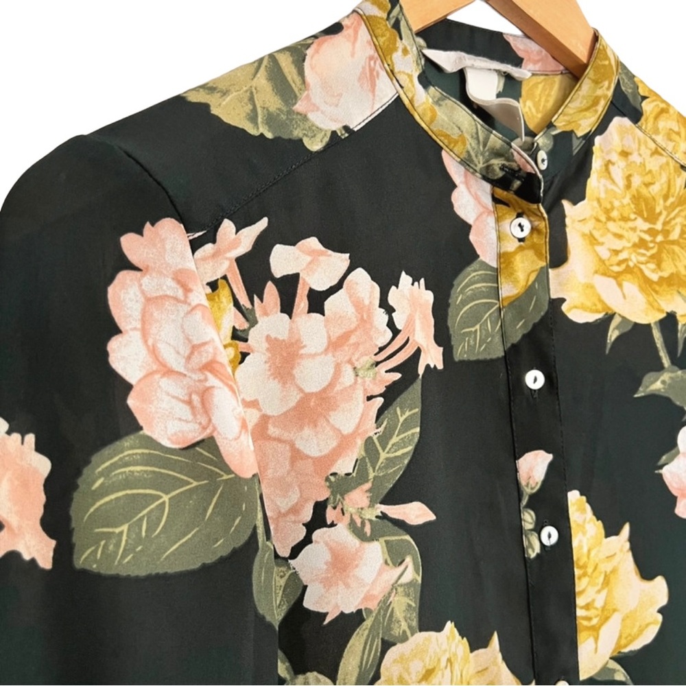 H&M Conscious Size 2 Hunter Green Floral Button Down Blouse - Picture 2 of 5